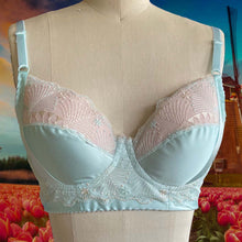 Load image into Gallery viewer, Windmill Country Lace Bra Kit