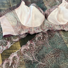 Load image into Gallery viewer, Feathered Hearts Tulle Lace Bra Kit